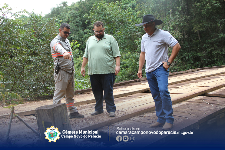 02_Vereadores_e_trabalhador_em_ponte_sobre_o_Rio_do_Sangue.png