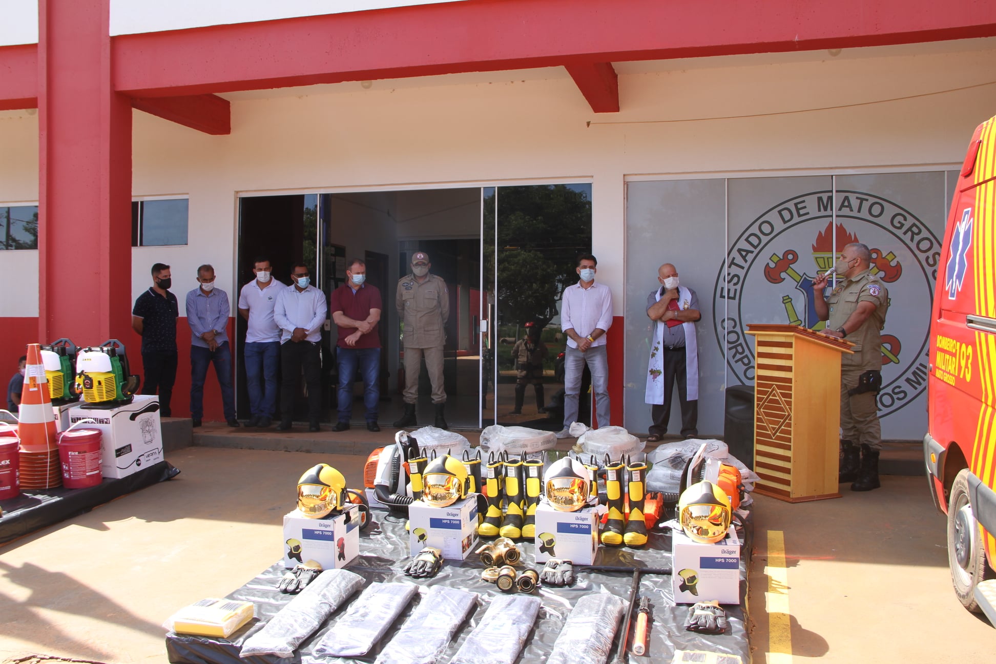 Corpo de Bombeiros de Campo Novo recebe novos equipamentos para combate a incêndio e salvamento