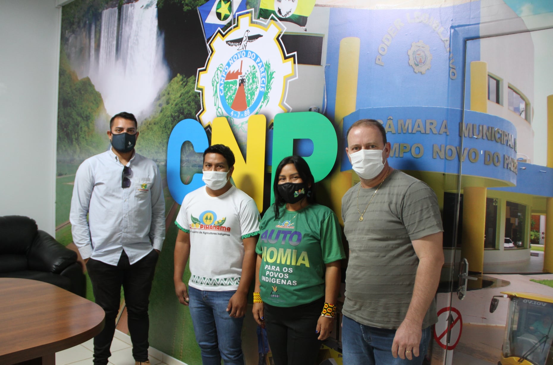 Presidente da Câmara recebe representantes da Coopihanama para debater projetos de agricultura familiar em aldeias