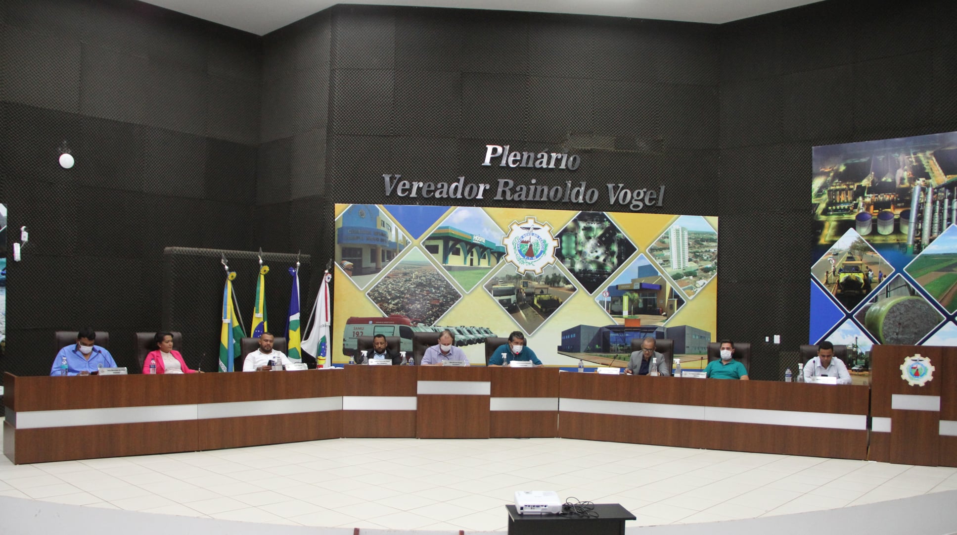 Vereadores aprovam projetos e requerimentos em sessão ordinária nesta quarta-feira