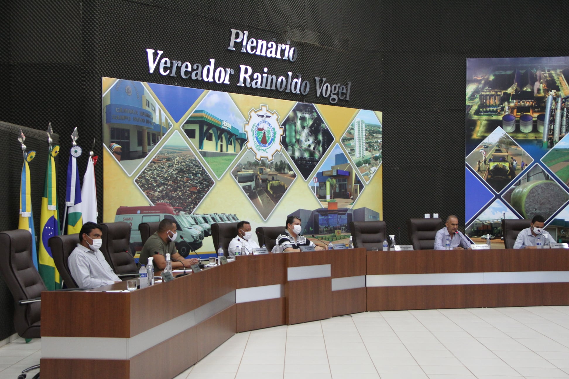 Vereadores realizam sessão extraordinária e aprovam projeto de lei