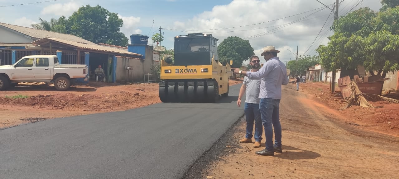 Vereadores acompanham obras de pavimentação asfáltica do JP